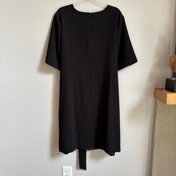 Vince Camuto Tie-Waist Crepe Black Dress - Picture 6 of 7